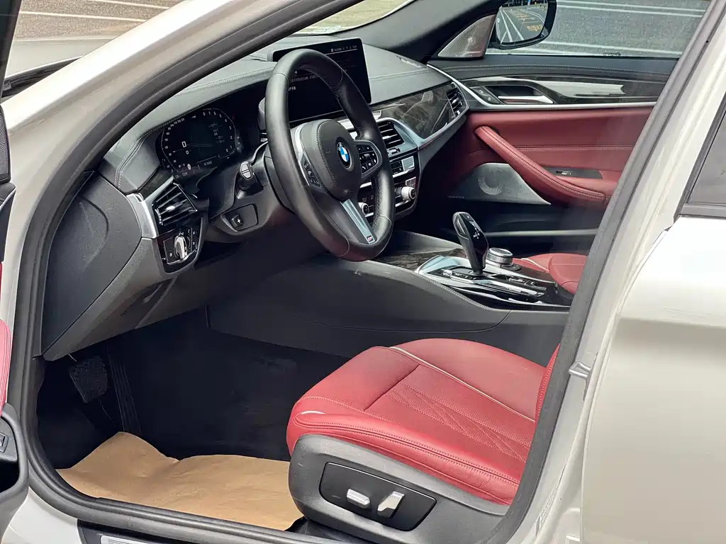 BMW 5 Series 2022 525Li M Sport Package - фото 6