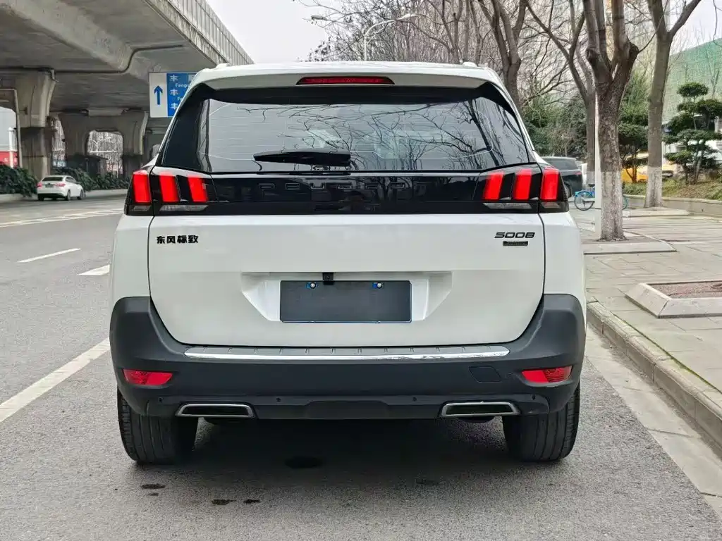 Peugeot 5008