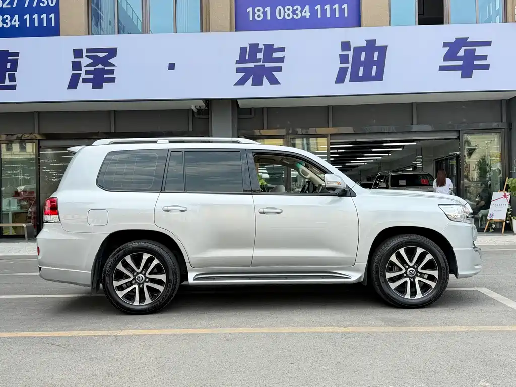 Land Cruiser (Import) 2020 4.5L Diesel Middle East Edition