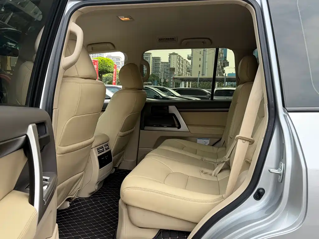 Land Cruiser (Import) 2020 4.5L Diesel Middle East Edition