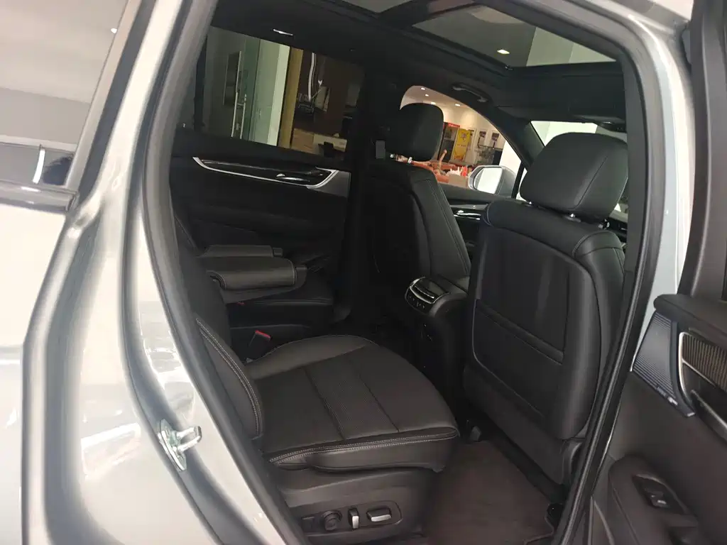 Cadillac XT6 2025 2.0T 6-Seater AWD Premium Executive Black Label Edition