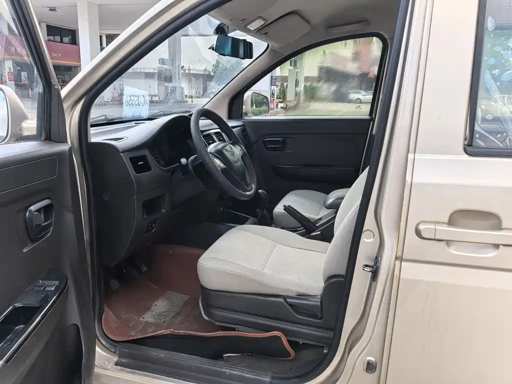 Wuling Rongguang V 2016 1.5L Standard Edition