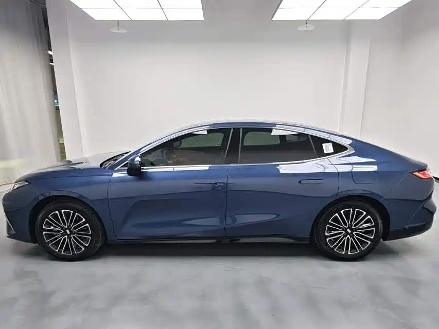 Geely Galaxy Xingyao 8 2025 130km EM-i Prestige Edition