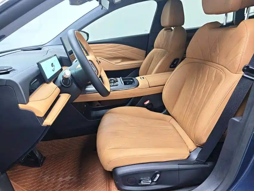 Geely Galaxy Xingyao 8 2025 130km EM-i Prestige Edition