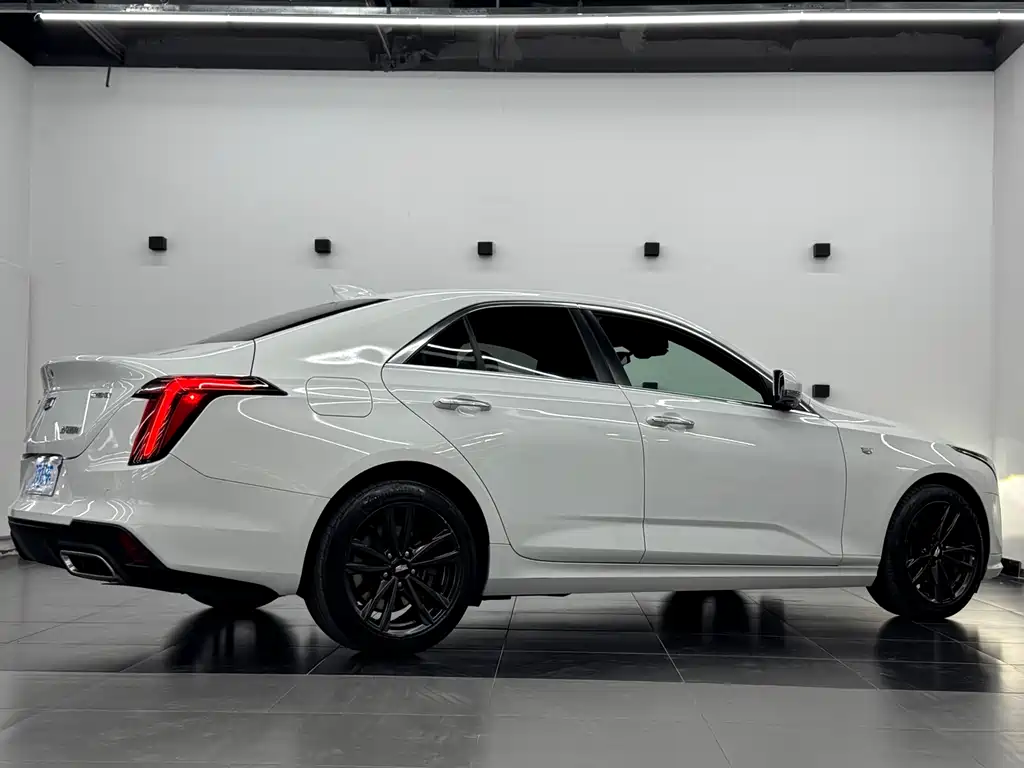 Cadillac CT4 2022 28T Luxury
