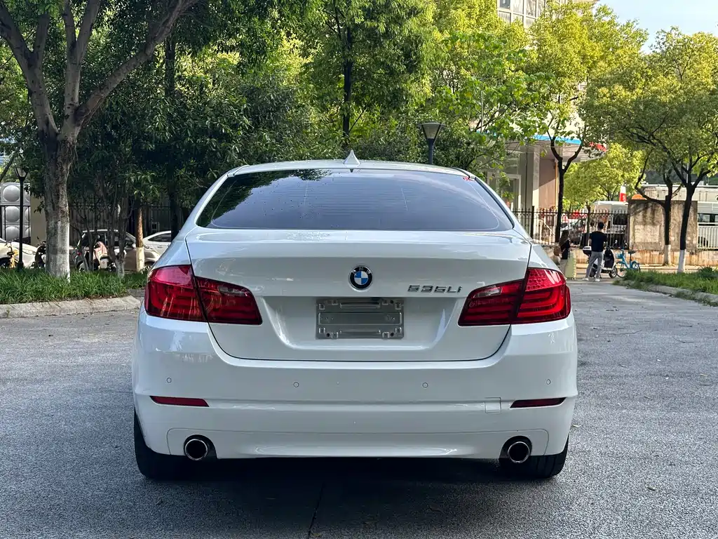 BMW 5 Series 2011 535Li Luxury