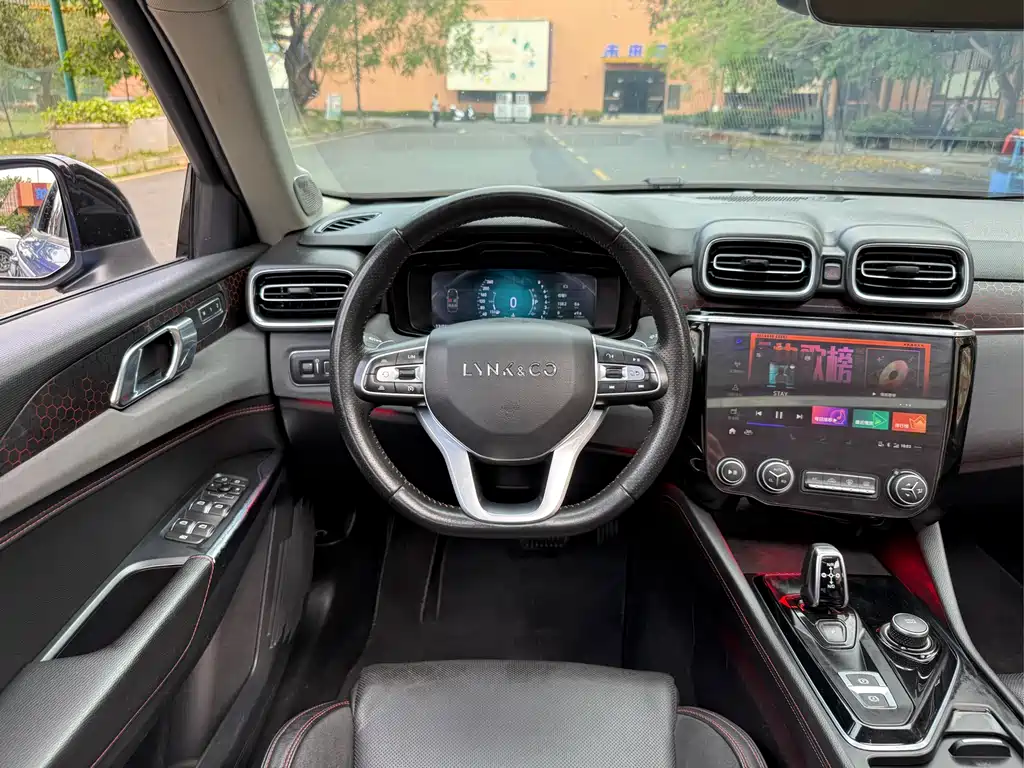 Lynk & Co 02 2018 2.0T DCT AWD Jin Pro Edition China V