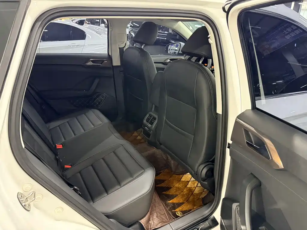 Volkswagen Tharu 2022 280TSI FWD Luxury Edition