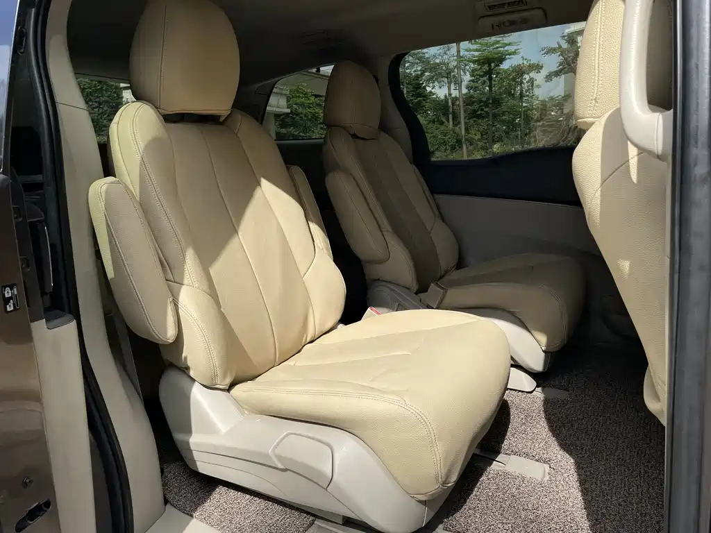 Buick GL8 2014 2.4L CT Luxury Business Comfort Edition