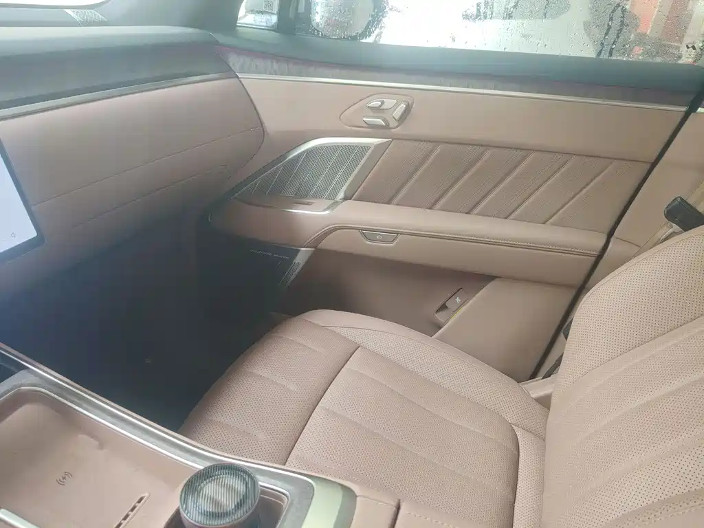 Onvo L90 2025 Max 6-Seater Edition