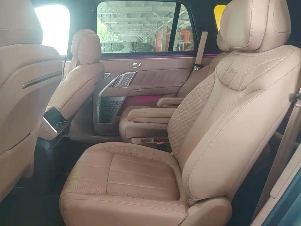 Onvo L90 2025 Max 6-Seater Edition