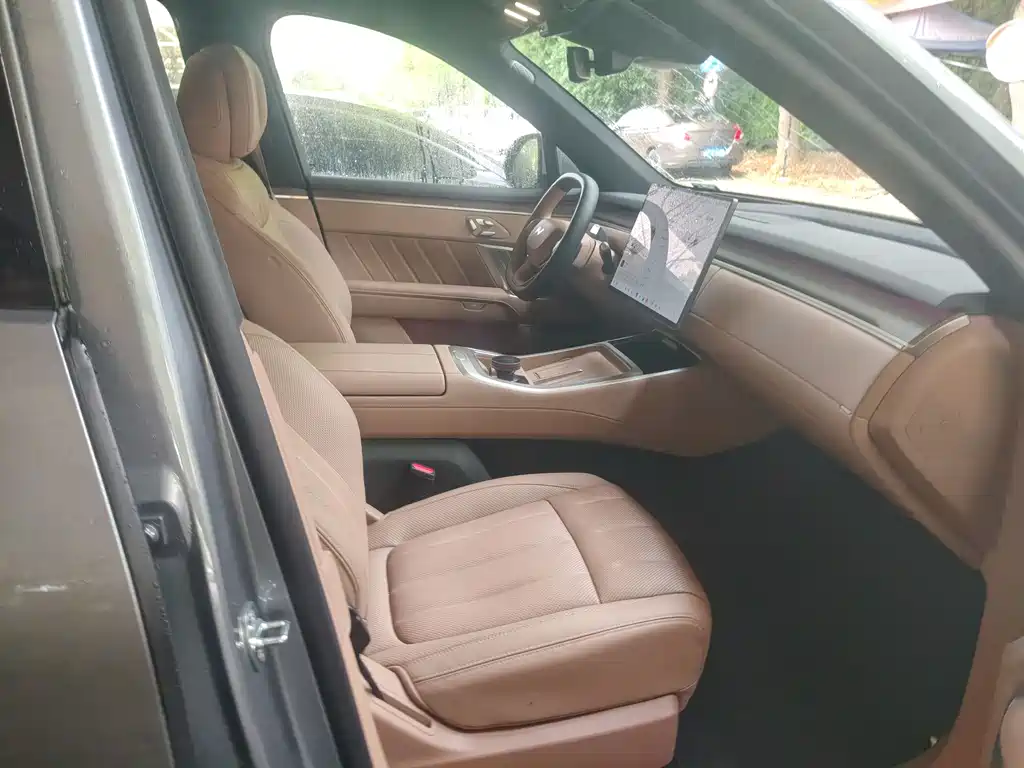 Onvo L90 2025 Max 6-Seater Edition