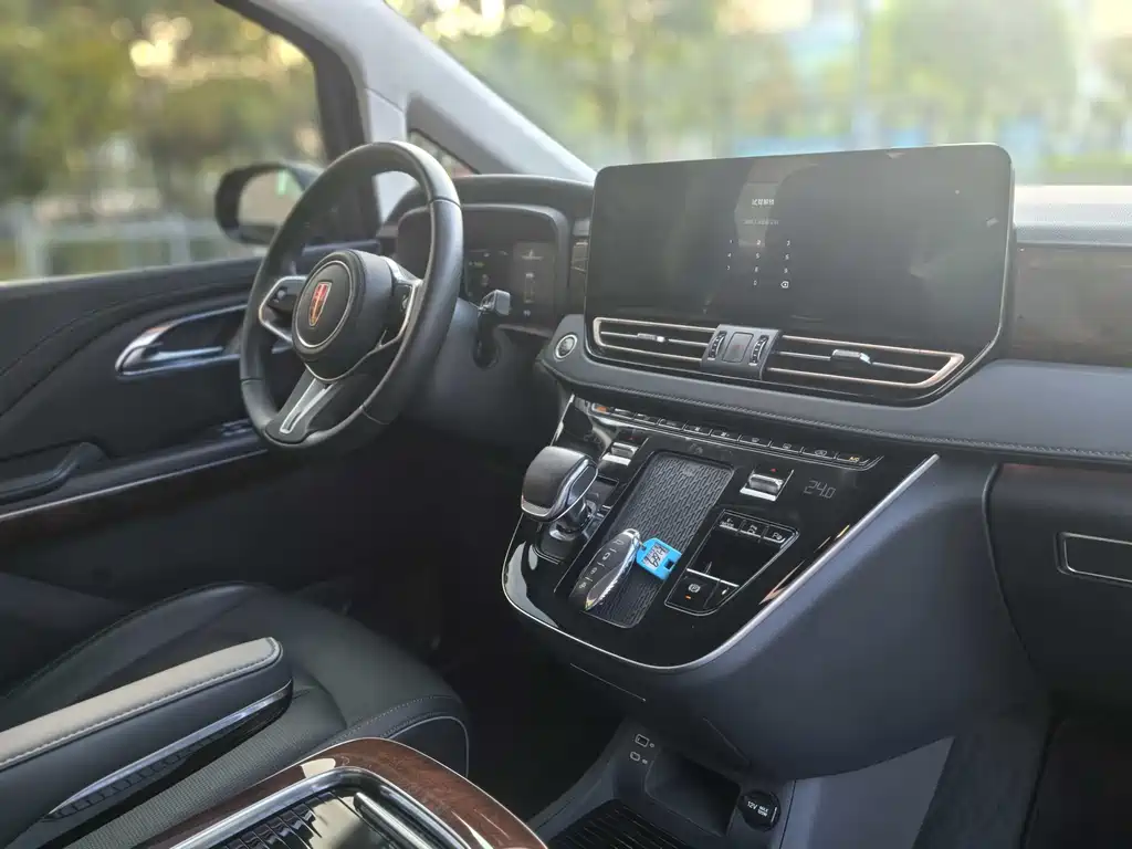 Hongqi HQ9 PHEV 2024 2.0T AWD Luxury Edition