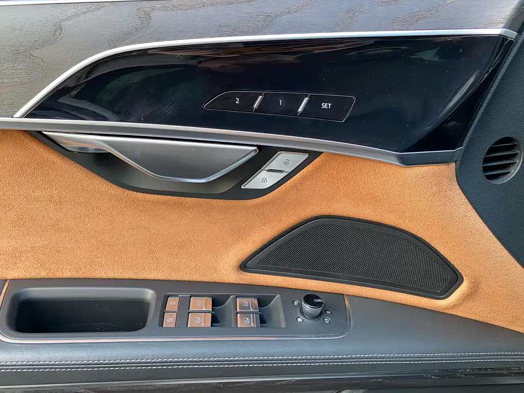 Audi A8L 50 TFSI quattro 2024
