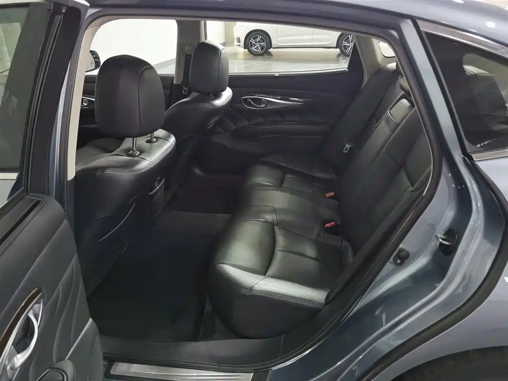 Infiniti Q70L 2019 2.0T Yuxiang Edition