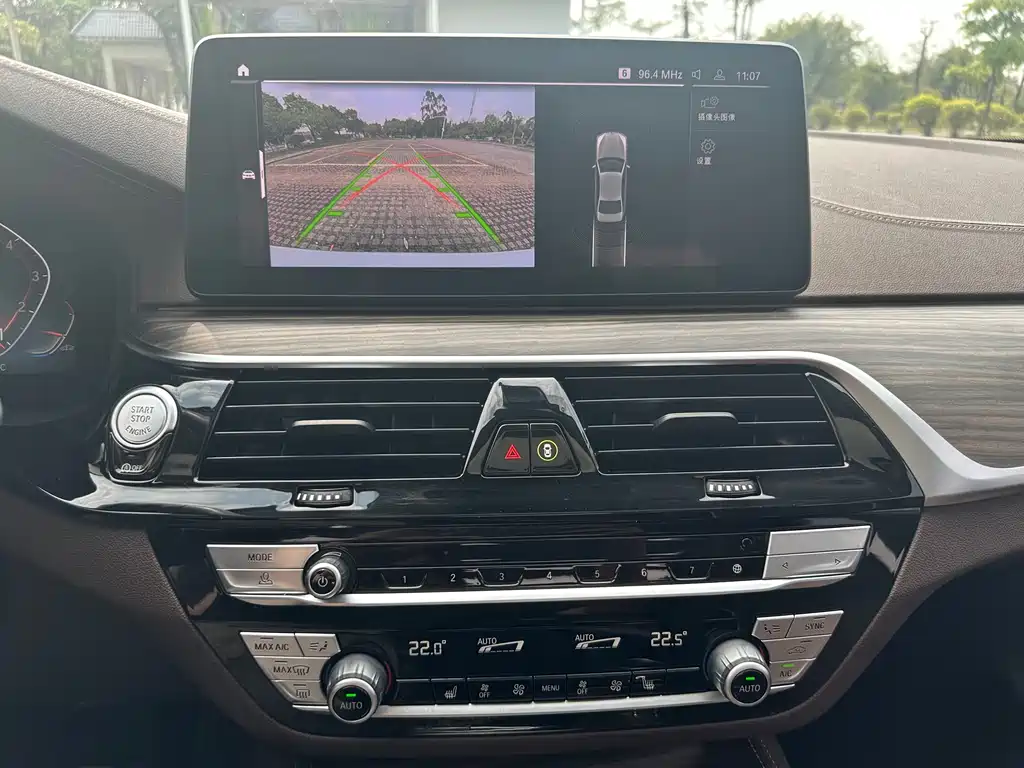 BMW 5 Series 2021 530Li Leading Edition Luxury Package - фото 13