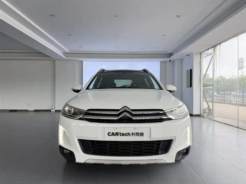 Citroën C3-XR 2015 1.6L Manual Pioneer
