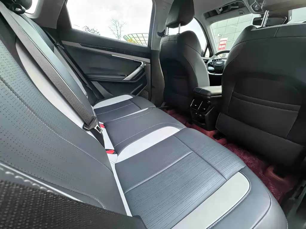 Geely Boyue L 2024 1.5TD DCT Prestige