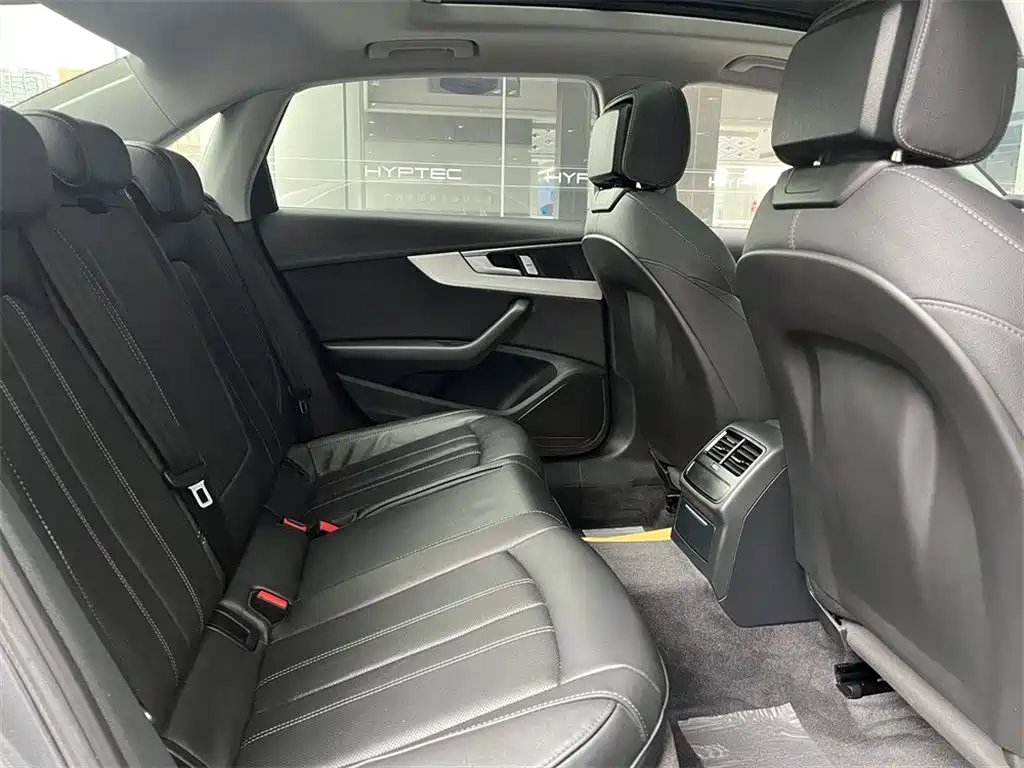 Audi A4L 2023 40 TFSI Fashion Dynamic Edition