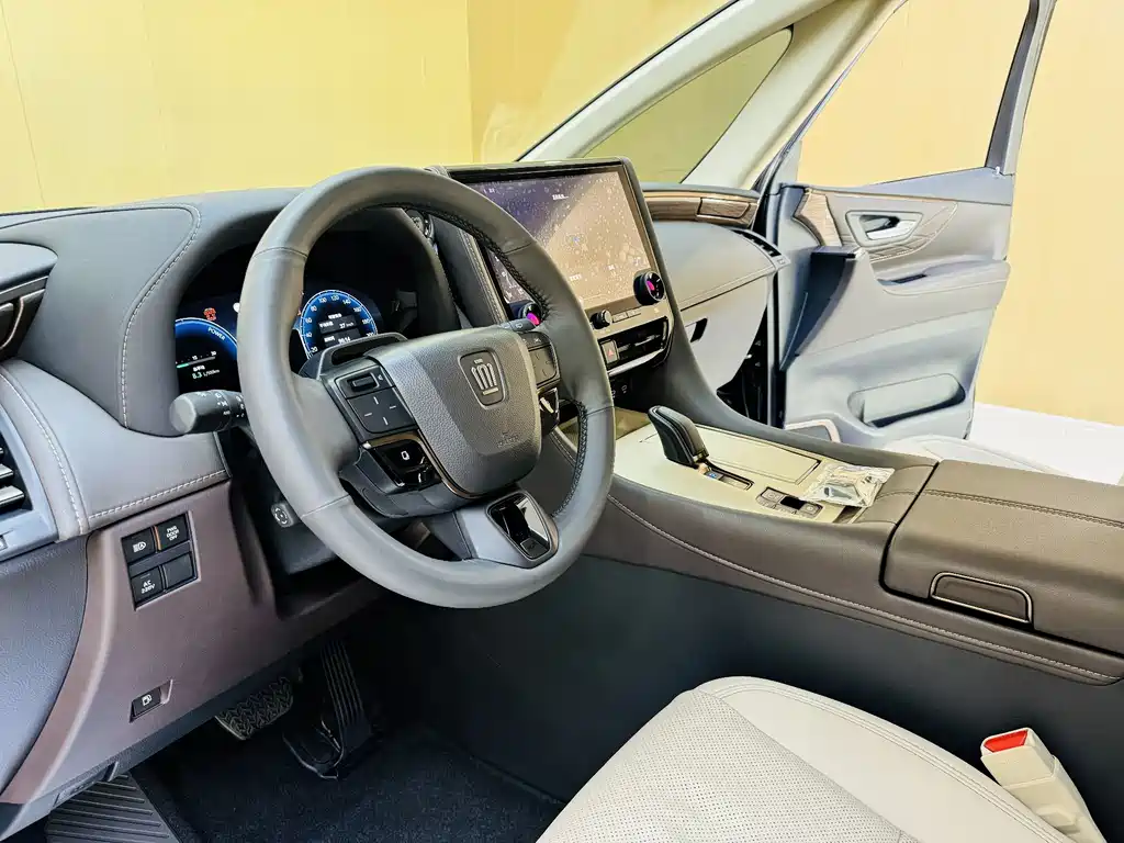 Toyota Vellfire 2024 Crown Hybrid 2.5L Supreme Executive Edition