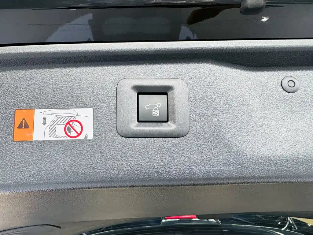 Toyota Vellfire 2024 Crown Hybrid 2.5L Supreme Executive Edition