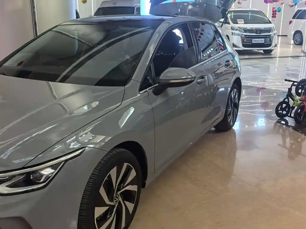 Golf 2025 300TSI Pro