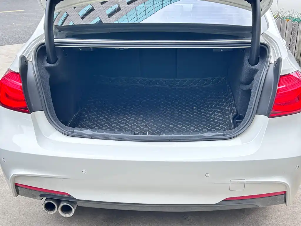 BMW 3 Series 2019 320i M Sport Package