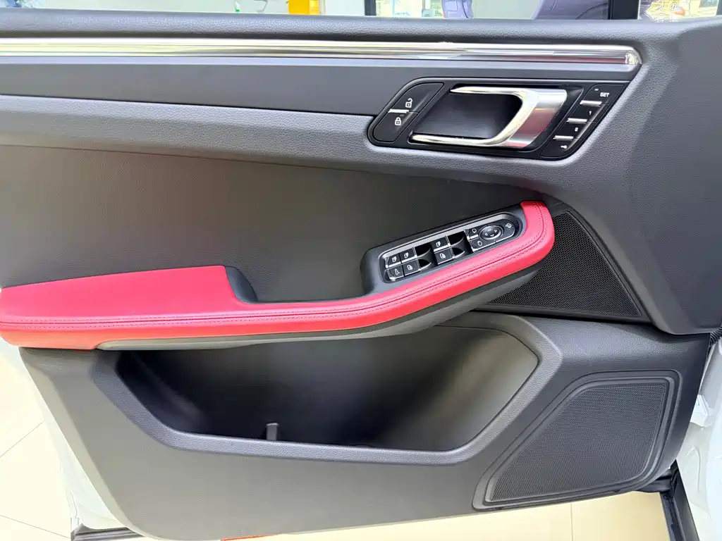2025 Porsche Macan 2.0T Dream Edition