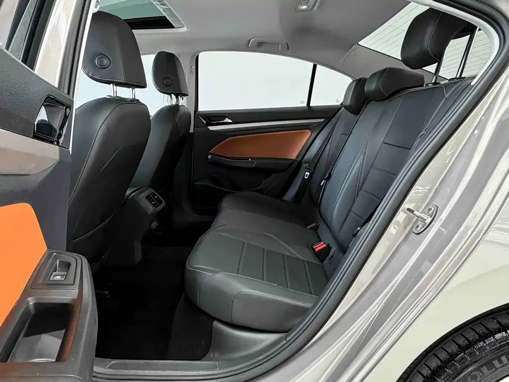Bora 2023 200TSI DSG Zhixing PRO