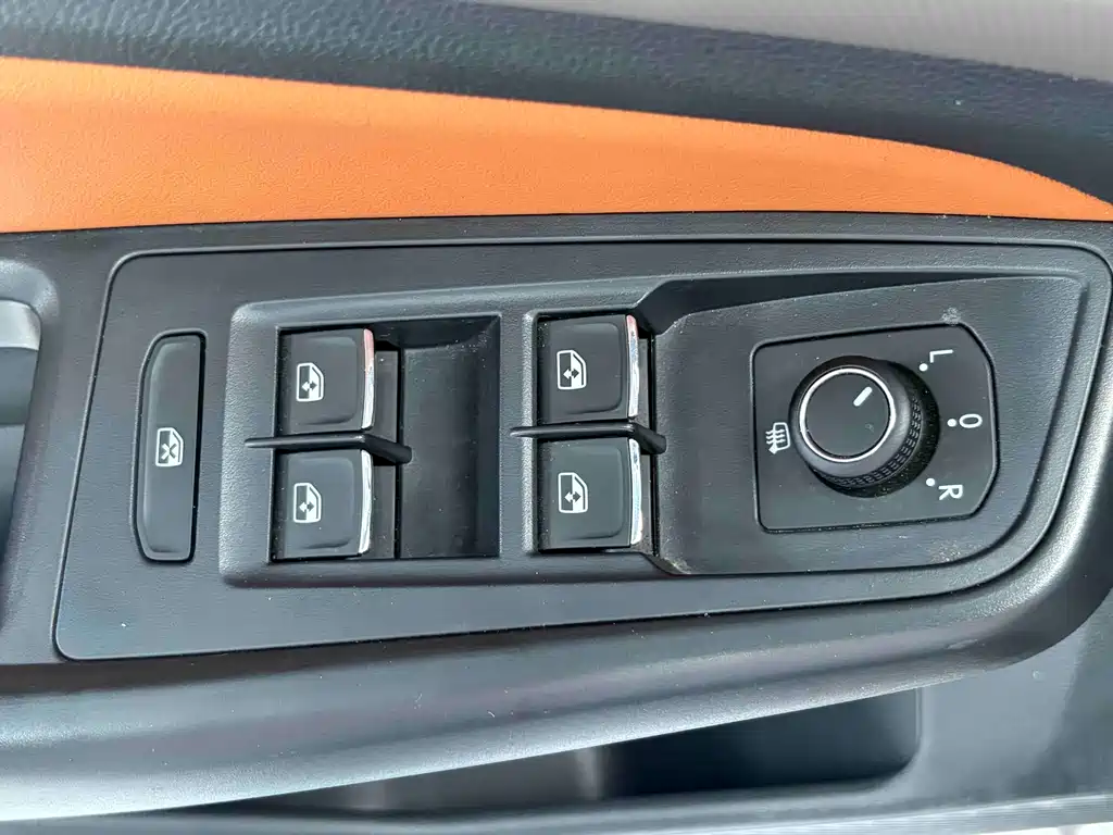 Bora 2023 200TSI DSG Zhixing PRO