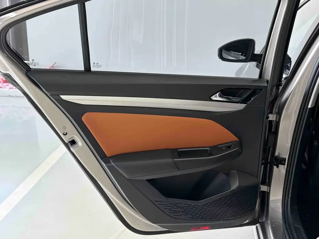Bora 2023 200TSI DSG Zhixing PRO