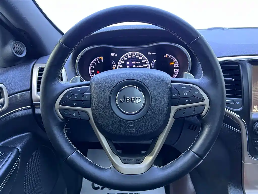 Jeep Grand Cherokee 2017 3.6L Elite Navigation Edition