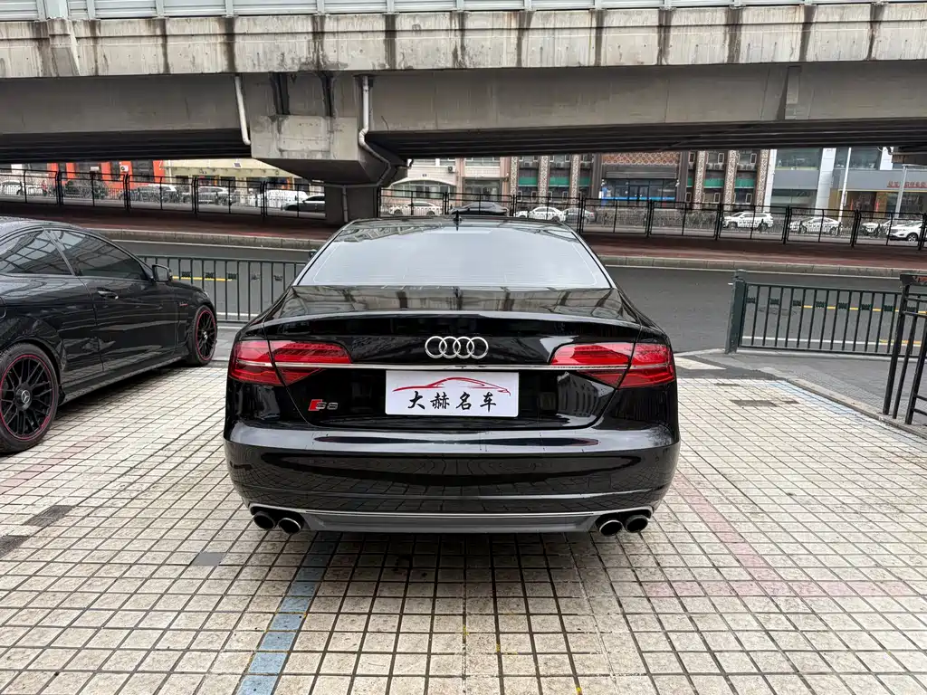 Audi S8 2013 S8 4.0 TFSI quattro
