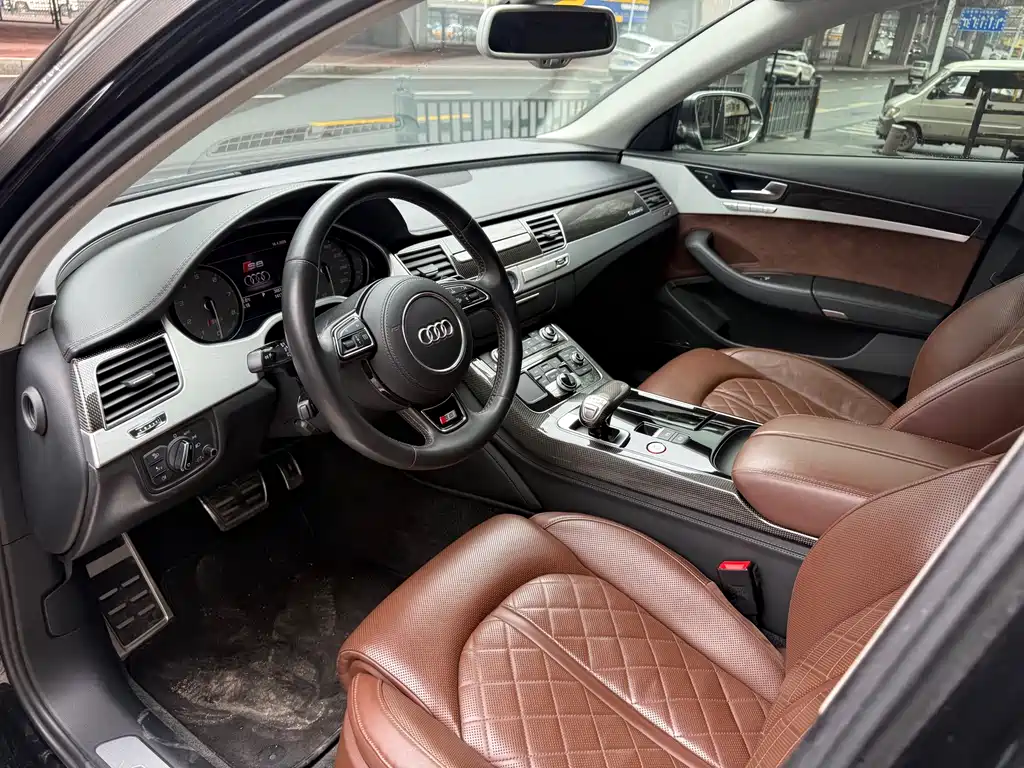 Audi S8 2013 S8 4.0 TFSI quattro