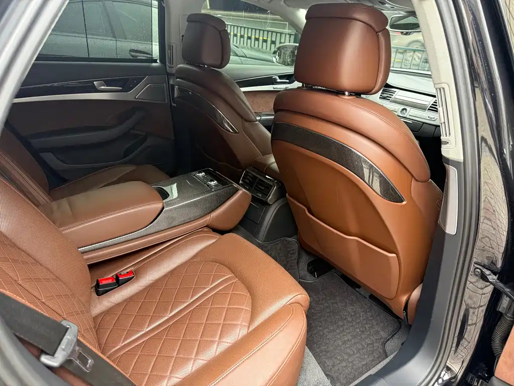 Audi S8 2013 S8 4.0 TFSI quattro