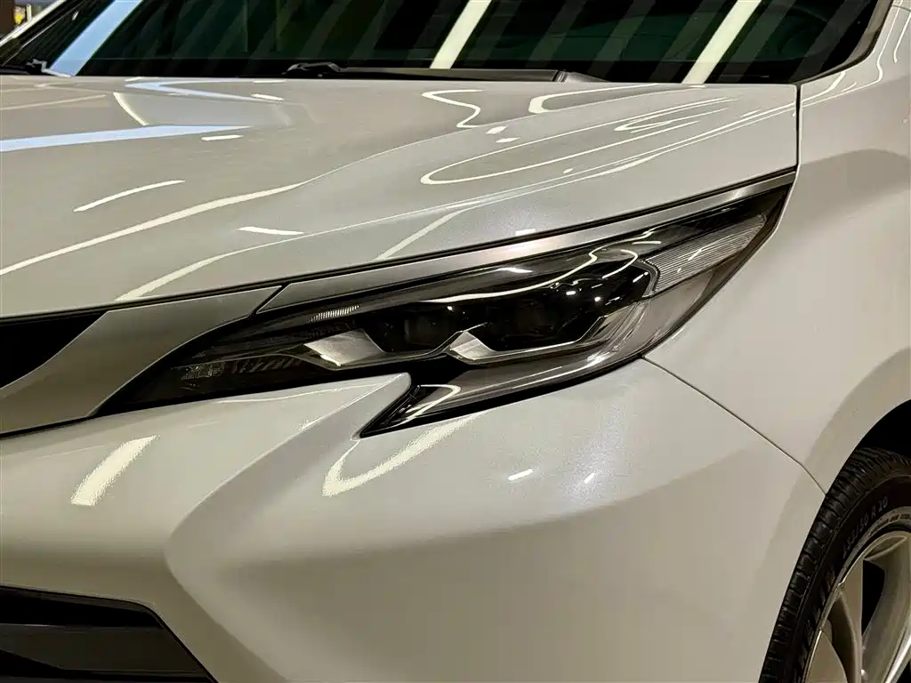 SIENNA 2023 2.5L HEV Platinum Edition