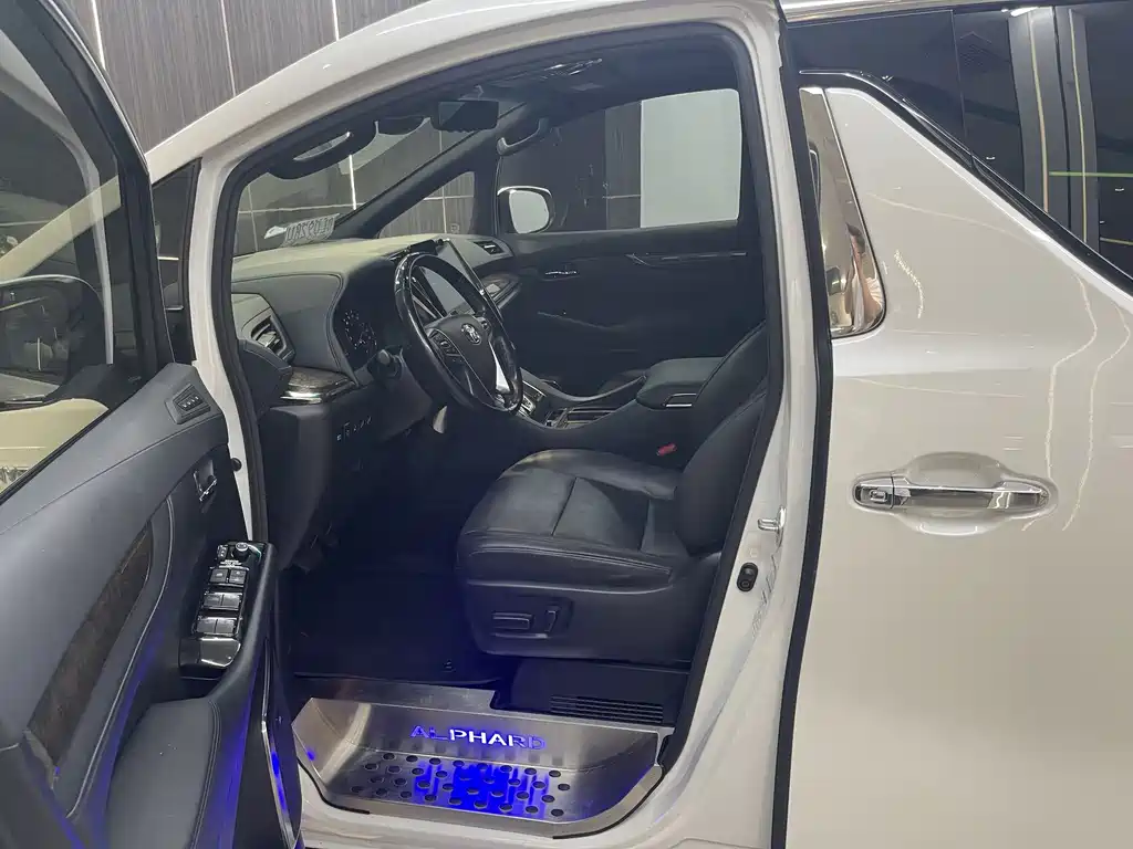 Alphard 2021 Hybrid 2.5L Premium Edition