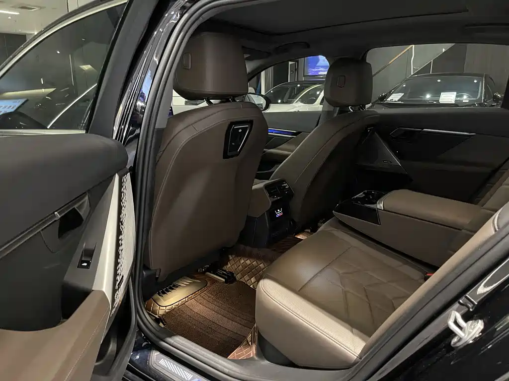 宝马5系 2024款 530Li 领先型 M运动套装 - фото 7