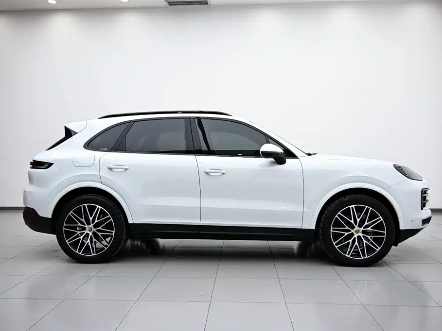 2024 Porsche Cayenne E-Hybrid 2.0T