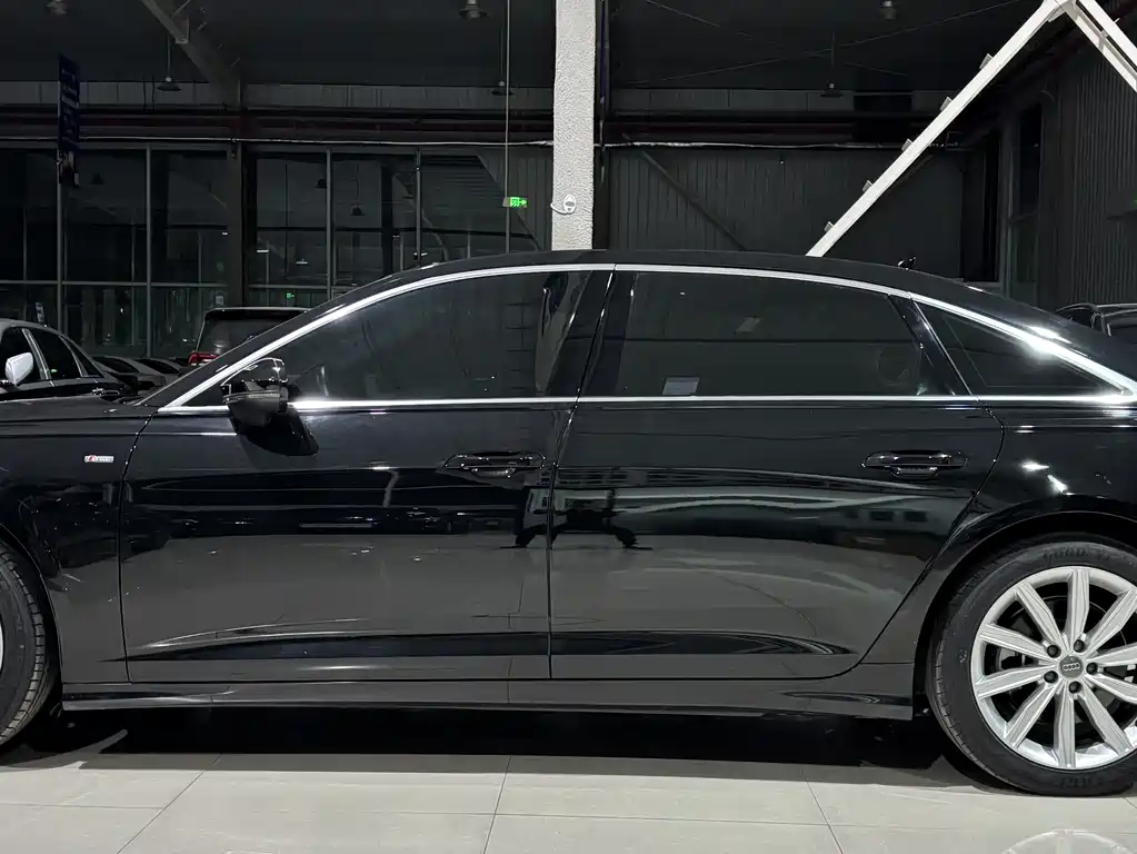 Audi A6L 2021 model 45 TFSI Zhenxuan Dynamic Edition
