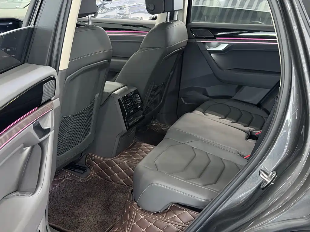 Volkswagen Touareg 2023 3.0TSI R-Share Edition Classic Sport Package