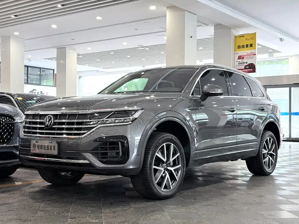 Volkswagen Touareg 2023 3.0TSI R-Share Edition Classic Sport Package