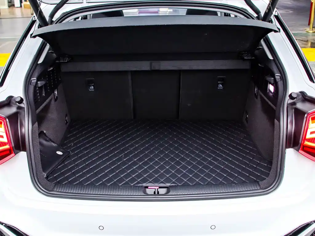 Audi Q2L 2022 35 TFSI Fashion Dynamic Edition