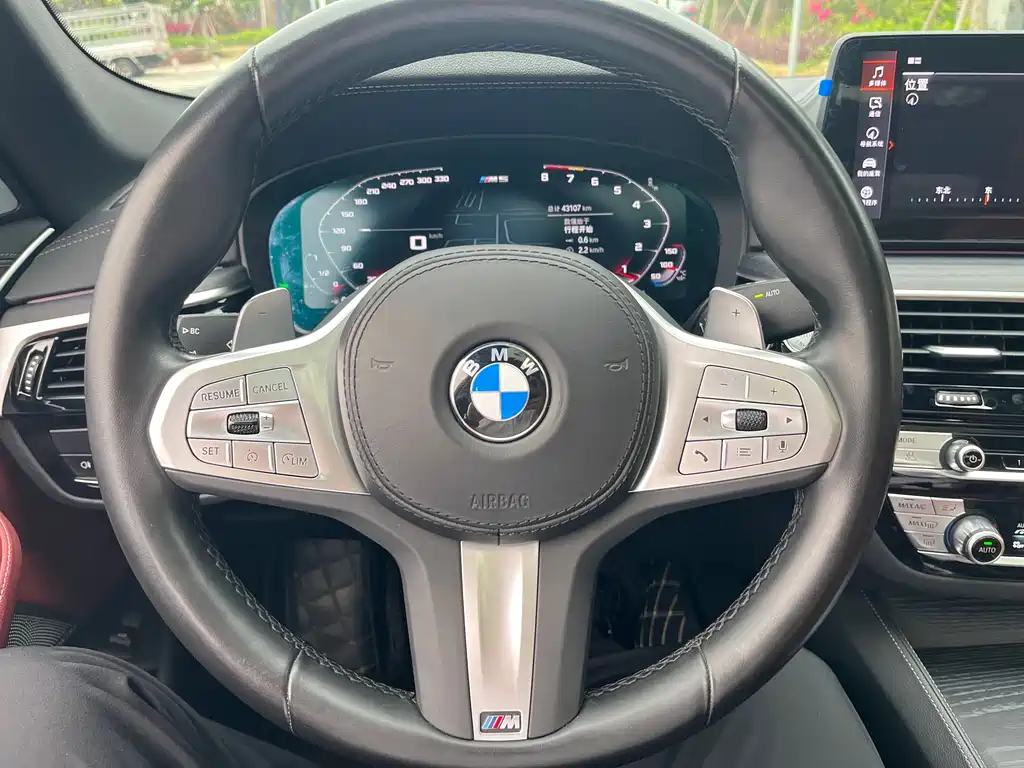 BMW 5 Series 2023 530Li Exclusive Edition M Sport Package - фото 14