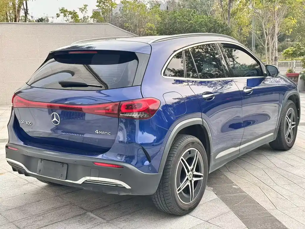 Mercedes-Benz EQA 300 4MATIC Launch Edition 2022