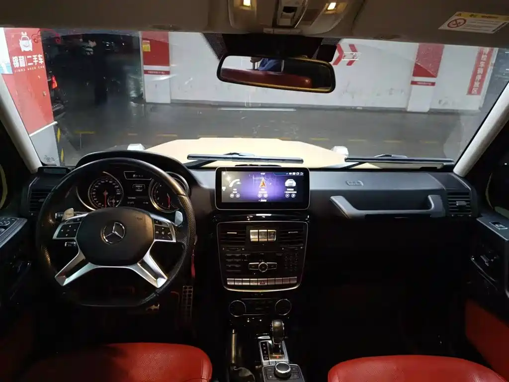 Mercedes-Benz G 500