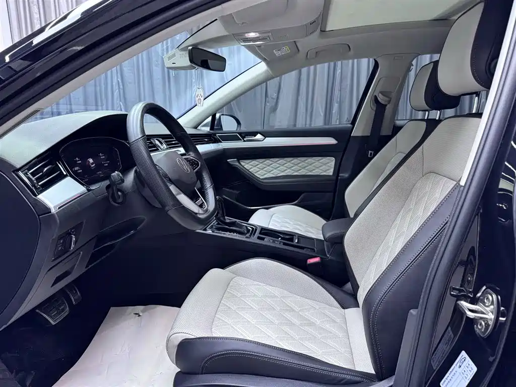 Magotan 2023 2 Million Units Commemorative Edition 330TSI DSG Luxury