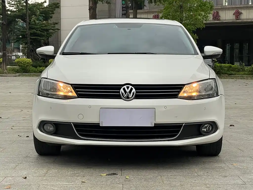 Volkswagen Sagitar 2014 1.4TSI Automatic Luxury Edition
