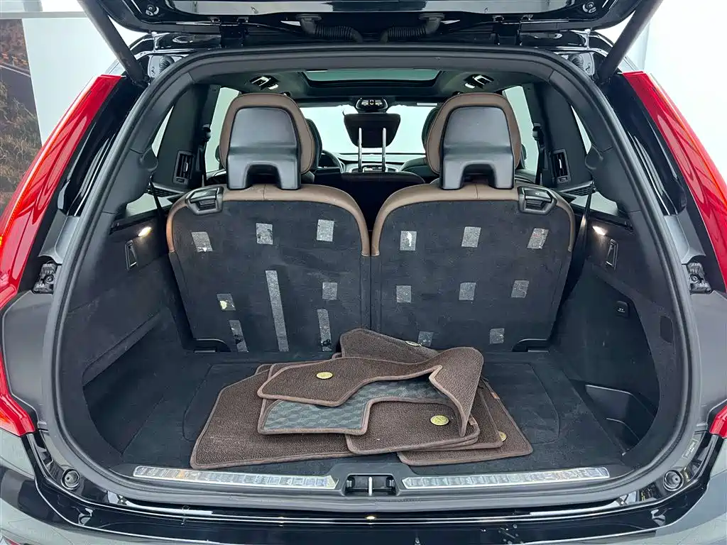 Volvo XC90 2023 B5 Momentum 7-seater