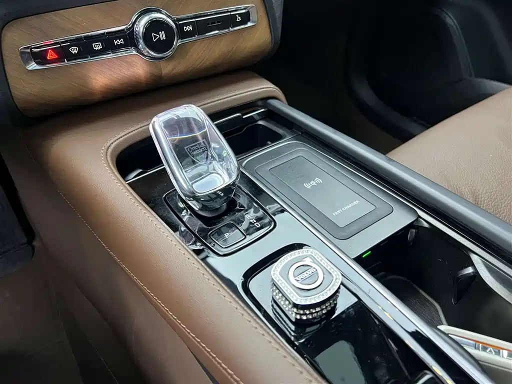 Volvo XC90 2023 B5 Momentum 7-seater